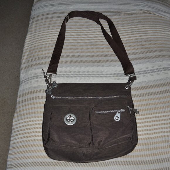Baggallini Crossbody Purse - Picture 1 of 9